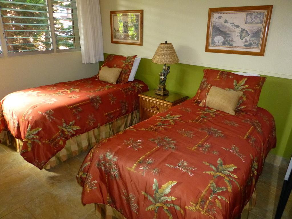 Mahina Surf 220 By Redawning Aparthotel Lahaina Exteriör bild