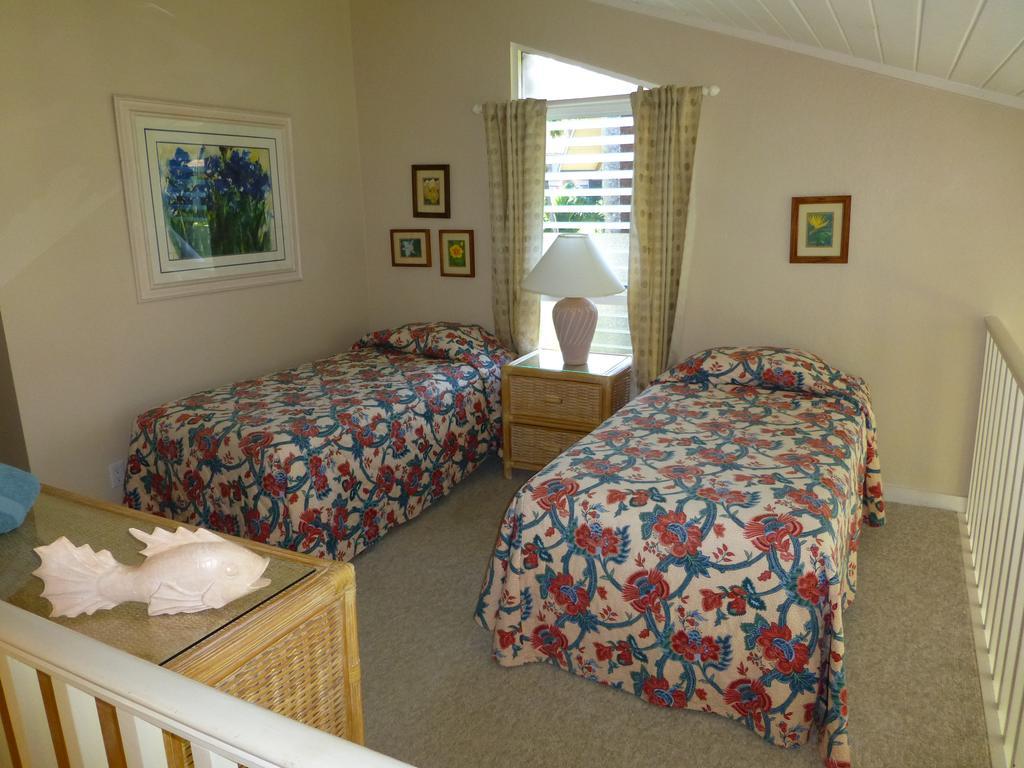 Mahina Surf 220 By Redawning Aparthotel Lahaina Exteriör bild